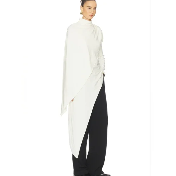 Big Sale! Helsa The Wilhelmina Cape Top in Cream - Picture 2 of 9